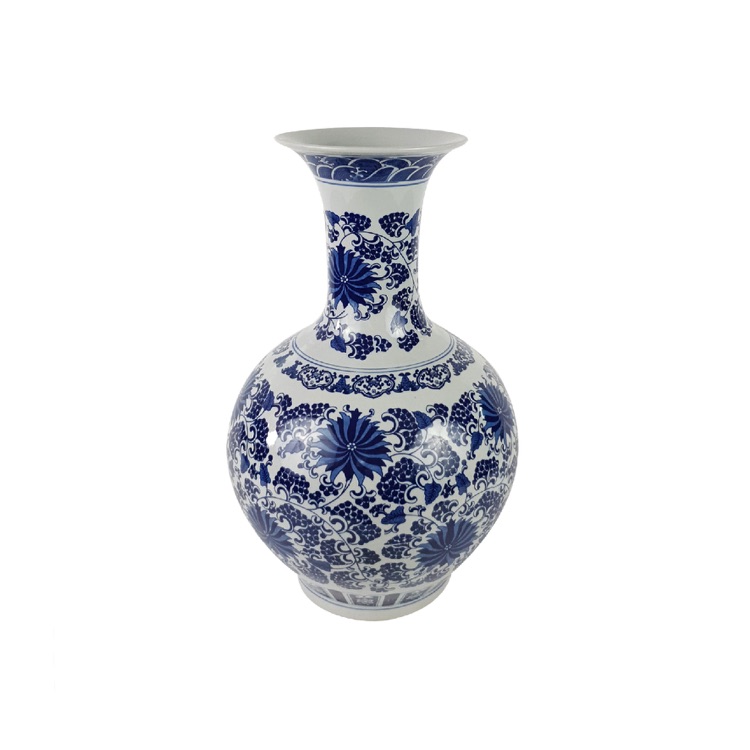 VASE BLANC ET FLEURS BLEUES